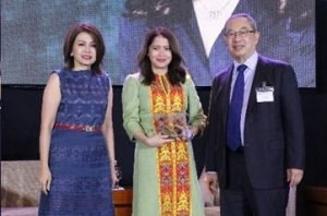 WORLD-TRADE-CENTER-GETS-UP-CLOSE-AND-PERSONAL-WITH-DOT-SECRETARY-BERNADETTE ROMULO-PUYAT